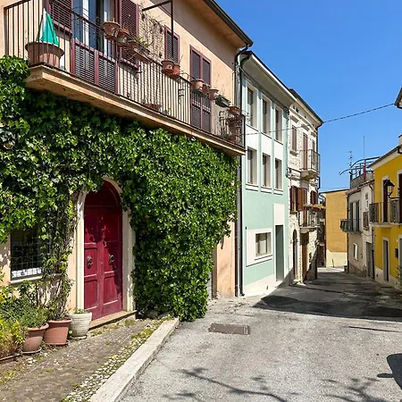 37suited Apartment Guardiagrele